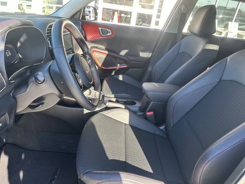 Used 2025 Kia Soul GT-Line image 10