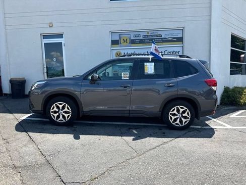 Certified 2024 Subaru Forester Premium w/ POP Package 3 AWD/4WD image 2