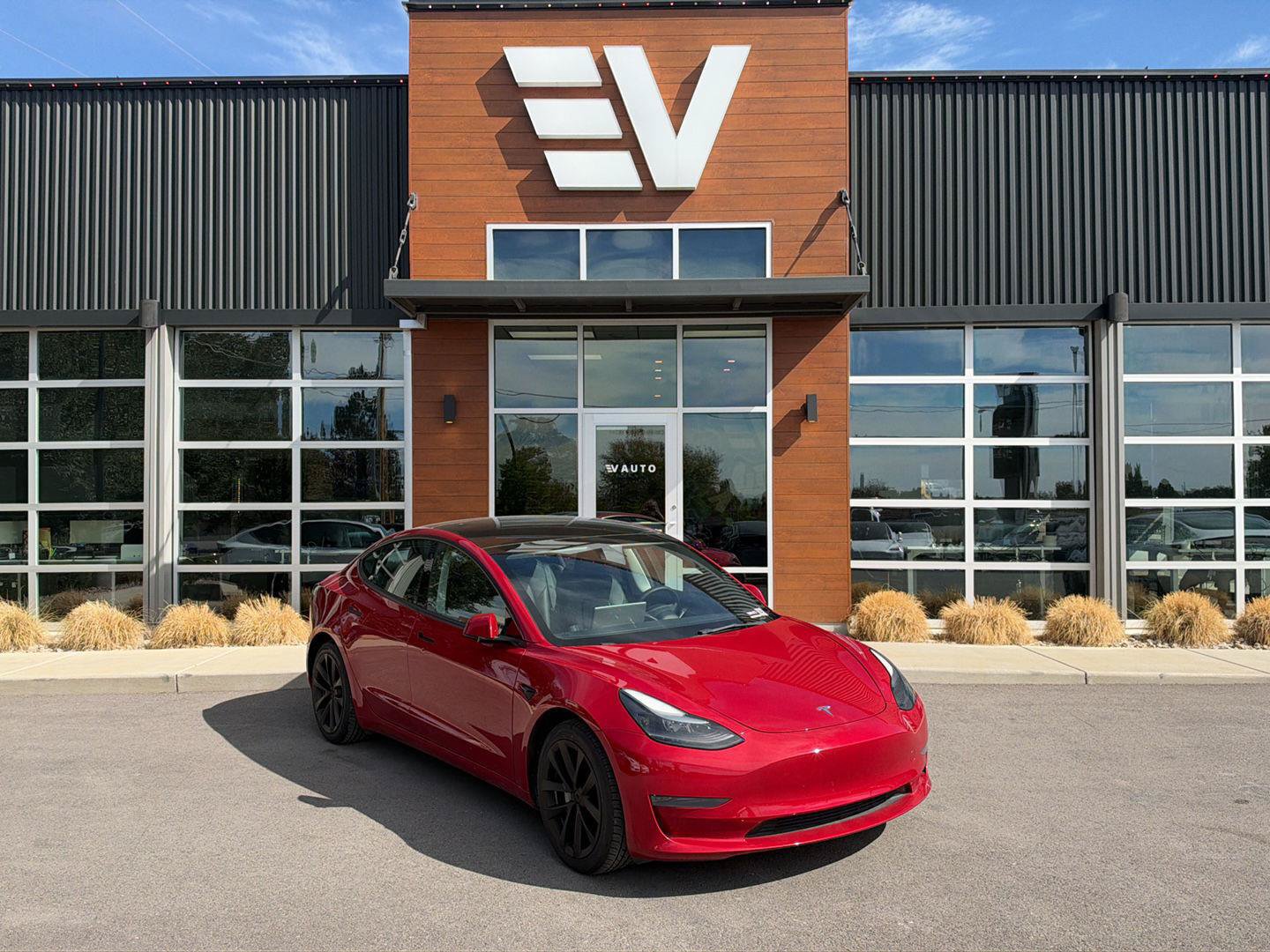 Used 2023 Tesla Model 3 Standard Range RWD image 1