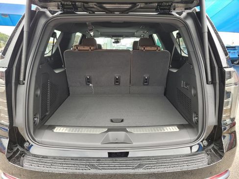 New 2026 Chevrolet Suburban High Country AWD/4WD image 6