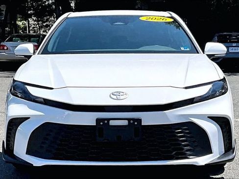 Used 2026 Toyota Camry SE FWD image 2