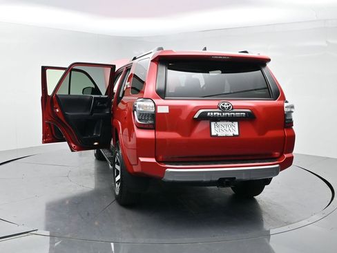 Used 2023 Toyota 4Runner TRD Off-Road Premium AWD/4WD image 29