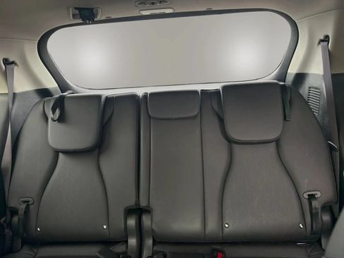 Used 2024 Kia Carnival LX FWD image 26