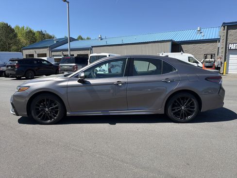 Used 2024 Toyota Camry XSE image 9