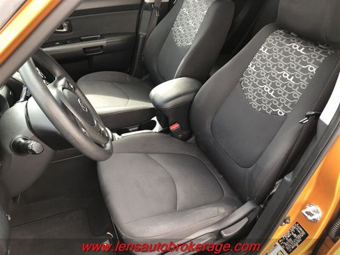 Used 2011 Kia Soul + w/ Audio Pkg FWD image 12