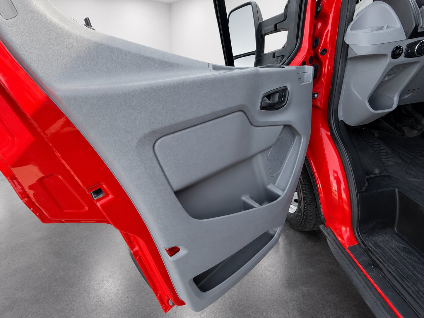Used 2018 Ford Transit 350 XL RWD image 18