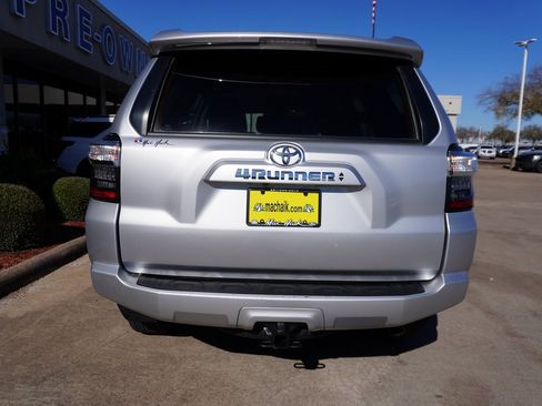 Used 2024 Toyota 4Runner SR5 image 5
