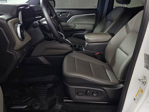 Used 2024 Chevrolet Colorado ZR2 w/ ZR2 Convenience Package III image 26