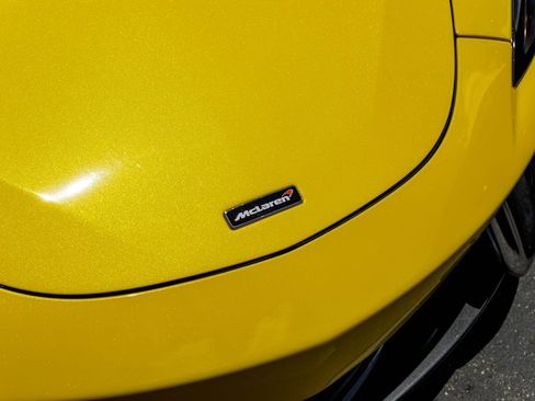 Used 2018 McLaren 570S Spider RWD image 11