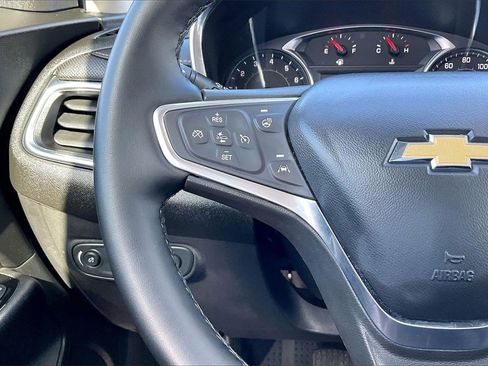 Used 2023 Chevrolet Equinox Premier image 10