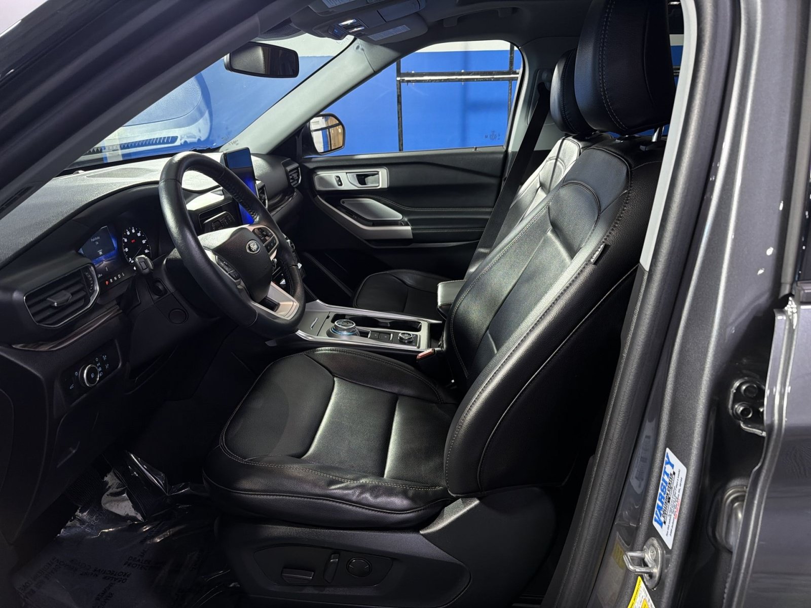 Used 2023 Ford Explorer Limited w/ Limited Technology Package AWD/4WD image 23