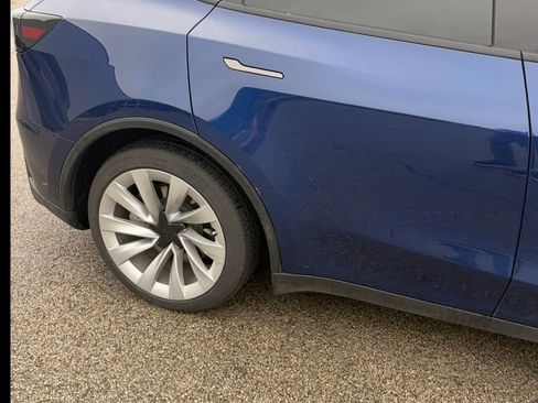 Used 2026 Tesla Model Y Long Range image 4