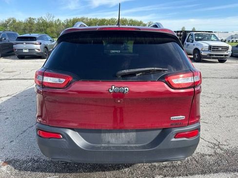 Used 2014 Jeep Cherokee Latitude w/ Cold Weather Group FWD image 4