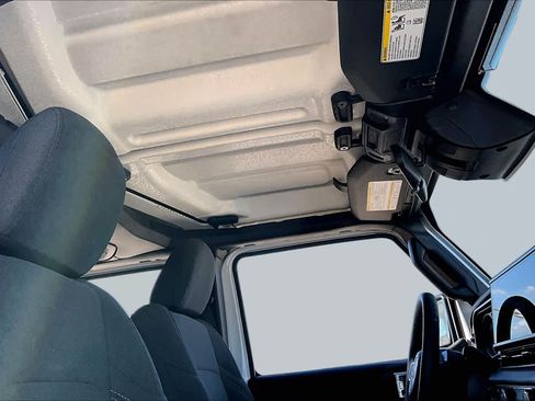 Used 2026 Jeep Wrangler Unlimited Sahara AWD/4WD image 14