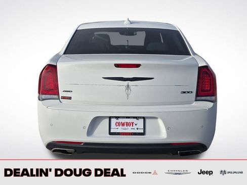 Used 2022 Chrysler 300 Touring L w/ Popular Equipment Group image 5