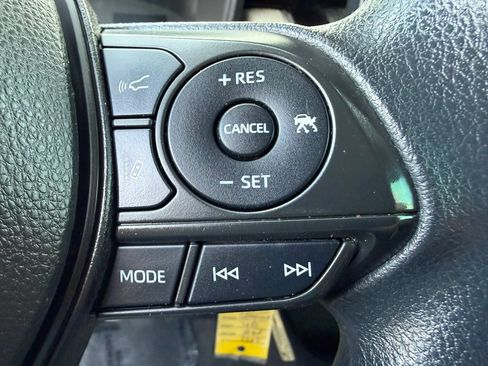 Used 2022 Toyota Corolla LE FWD image 29