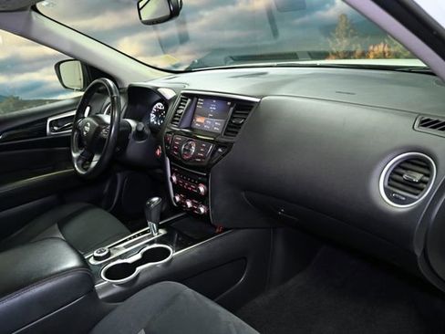 Used 2018 Nissan Pathfinder SV image 65