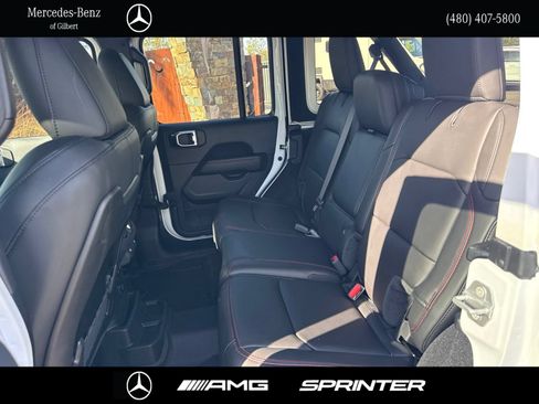 Used 2025 Jeep Wrangler Unlimited Rubicon AWD/4WD image 16