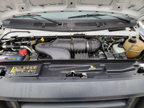 Used 2016 Ford E-350 and Econoline 350 Super Duty image 7