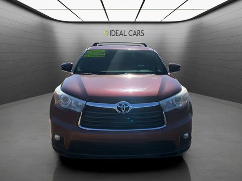 Used 2016 Toyota Highlander Plus AWD/4WD image 2
