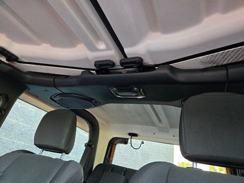 Used 2022 Jeep Wrangler Sport AWD/4WD image 34