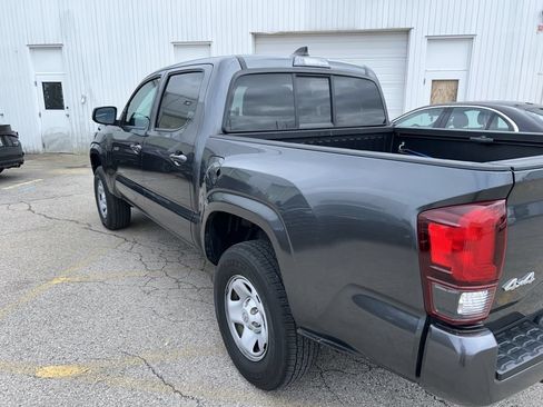 Used 2022 Toyota Tacoma SR AWD/4WD image 6