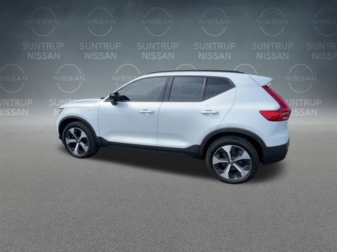 Used 2023 Volvo XC40 B5 Plus w/ Protection Package Premier image 40