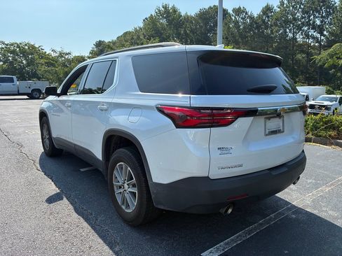 Used 2023 Chevrolet Traverse LT FWD image 4