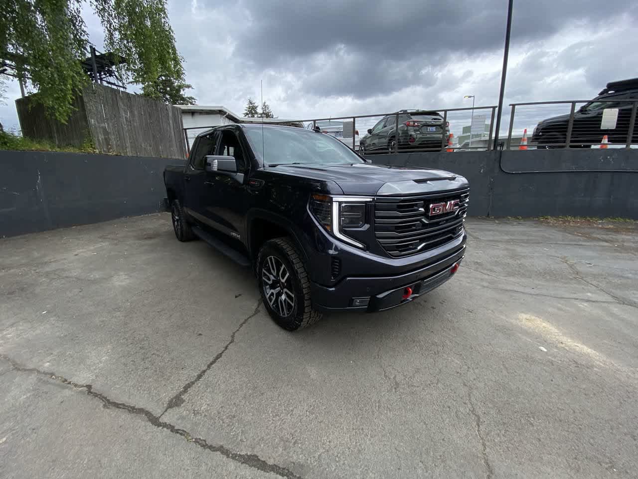 Used 2024 GMC Sierra 1500 AT4 w/ Technology Package AWD/4WD image 8