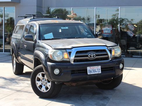 Used 2009 Toyota Tacoma PreRunner image 2