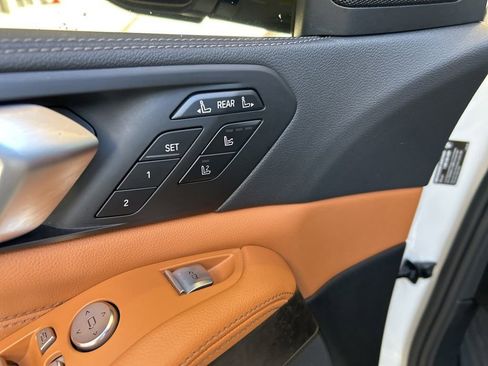 Used 2022 BMW X7 xDrive40i w/ M Sport Package image 57