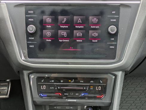 Used 2022 Volkswagen Tiguan SE R-Line FWD image 15