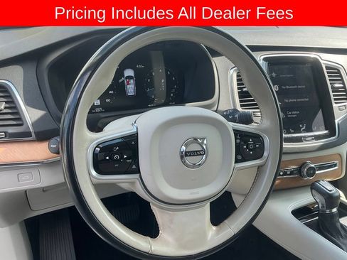 Used 2022 Volvo XC90 T6 Momentum AWD/4WD image 12