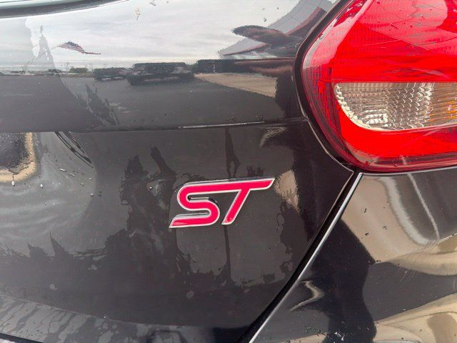 Used 2016 Ford Focus ST FWD image 9