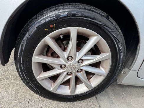 Used 2014 Toyota Prius V Five FWD image 27