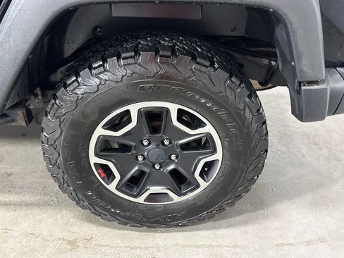 Used 2016 Jeep Wrangler Unlimited Rubicon AWD/4WD image 12