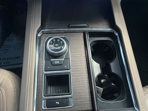 Used 2024 Ford Expedition Limited RWD image 24