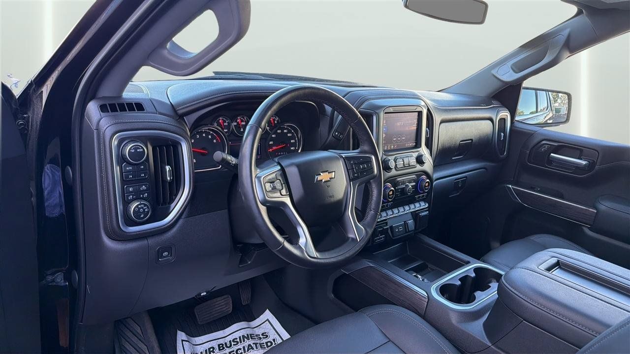 Used 2021 Chevrolet Silverado 1500 LTZ AWD/4WD image 17