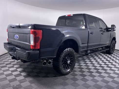 Used 2019 Ford F250 Lariat image 19