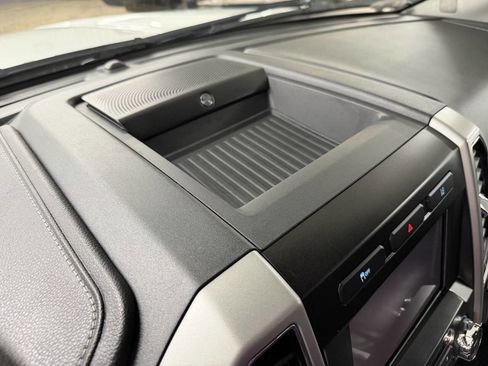 Used 2020 Ford F350 Lariat w/ Chrome Package image 19