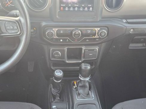 Used 2022 Jeep Wrangler Unlimited Sport AWD/4WD image 19