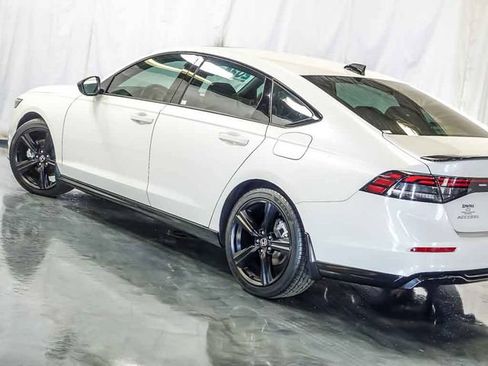 Used 2024 Honda Accord Sport image 11