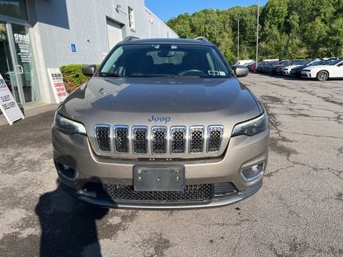 Used 2019 Jeep Cherokee Limited AWD/4WD image 6
