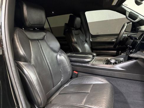 Used 2022 Jeep Wagoneer Series III w/ Rear Seat Video Group 1 image 60