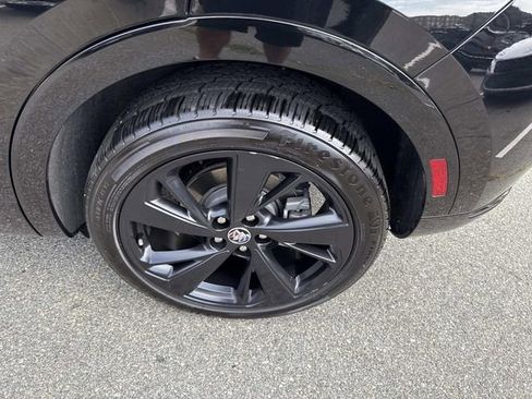 Used 2023 Buick Envision Essence w/ Sport Touring Package image 17