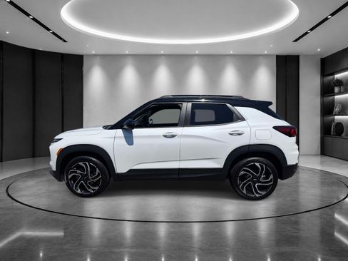 Certified 2025 Chevrolet TrailBlazer RS w/ Convenience Package AWD/4WD image 3