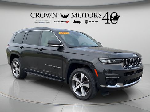 Used 2023 Jeep Grand Cherokee L Limited w/ Luxury Tech Group II AWD/4WD image 3