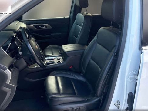 Used 2023 Chevrolet Traverse LT image 7
