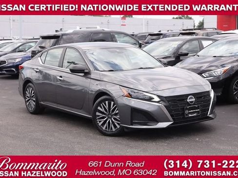 Certified 2025 Nissan Altima 2.5 SV FWD image 1