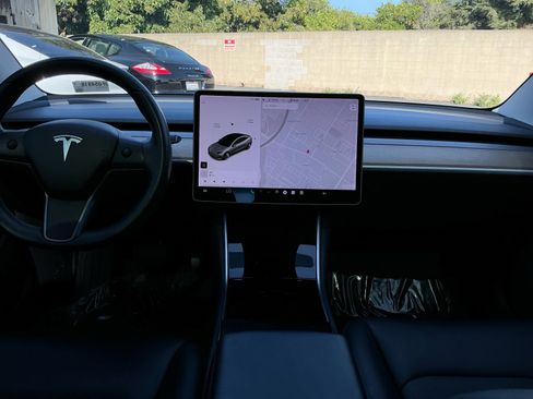 Used 2018 Tesla Model 3 Long Range image 14